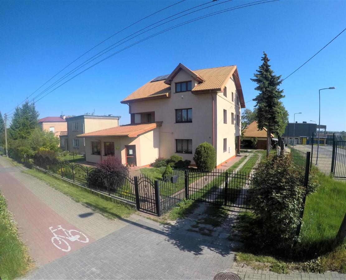 Pokoje Goscinne, Mieszkanie Na Wynajem W Swidniku K Lublina Exterior foto